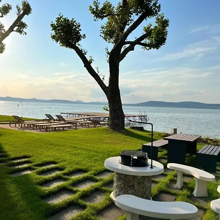 Platan Garden Apartman Balatonboglar