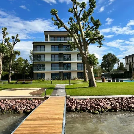 Apartment Platan Garden Apartman *